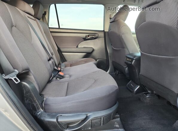 5TDKDRBH3PS031898 2023 TOYOTA HIGHLANDER Silver Widok komory silnika