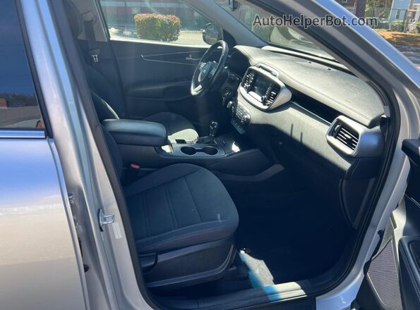5XYPGDA30JG367406 2018 KIA SORENTO Silver 