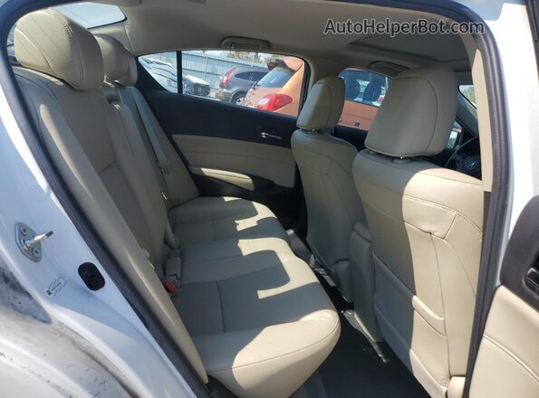 19UDE2F7XJA005447 2018 ACURA ILX White 