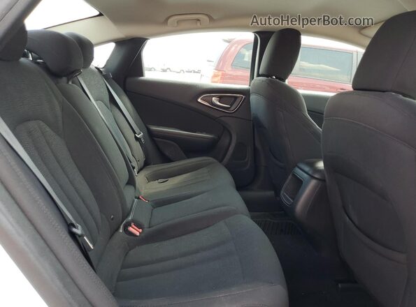 1C3CCCFB7HN509052 2017 CHRYSLER 200 White 