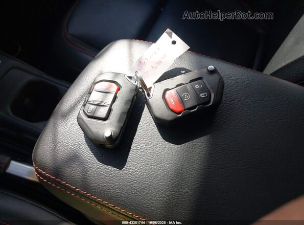 1C4HJXFN4LW339289 2020 JEEP WRANGLER UNLIMITED Red Vista del salpicadero