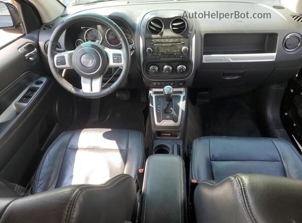 1C4NJDEB8HD101344 2017 JEEP COMPASS Black Вид панелі приладів