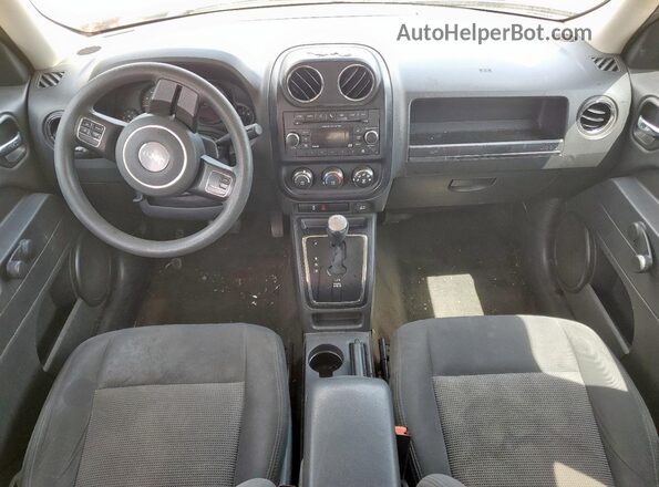1C4NJPBA9GD562273 2016 JEEP PATRIOT Maroon Вид панелі приладів