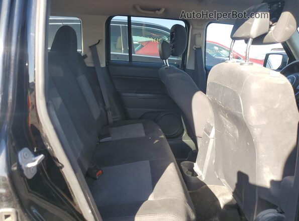 1C4NJPBAXGD812135 2016 JEEP PATRIOT Black Rear seats view