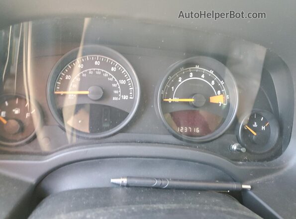 1C4NJPBB6GD569867 2016 JEEP PATRIOT Green Вид щитка приладів