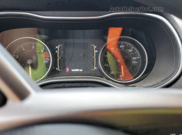 1C4PJLCB2LD547505 2020 JEEP CHEROKEE Black Instrument cluster view