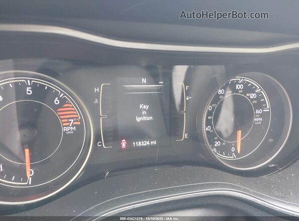 1C4PJLCB5LD653348 2020 JEEP CHEROKEE Red Вид задніх сидінь