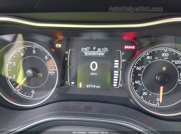 1C4PJLCB8KD444295 2019 JEEP CHEROKEE Blue Widok tylnych siedzeń