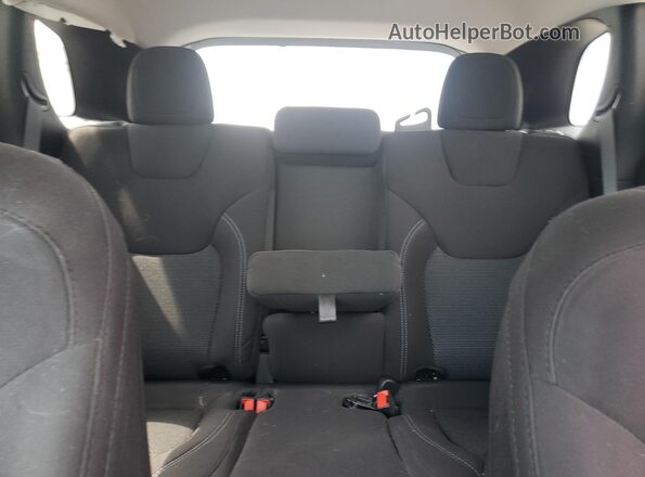 1C4PJLCB9LD556203 2020 JEEP CHEROKEE Silver Вид задніх сидінь