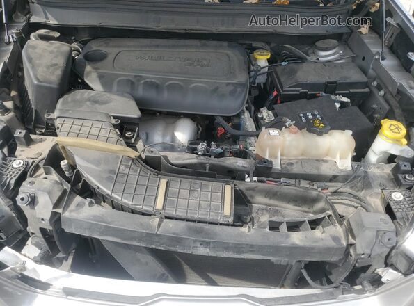 1C4PJLDB6LD502744 2020 JEEP CHEROKEE Silver Vista interior trasera