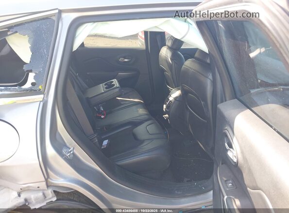 1C4PJLLB2LD585669 2020 JEEP CHEROKEE Silver VIN კოდის სტიკერის ხედი