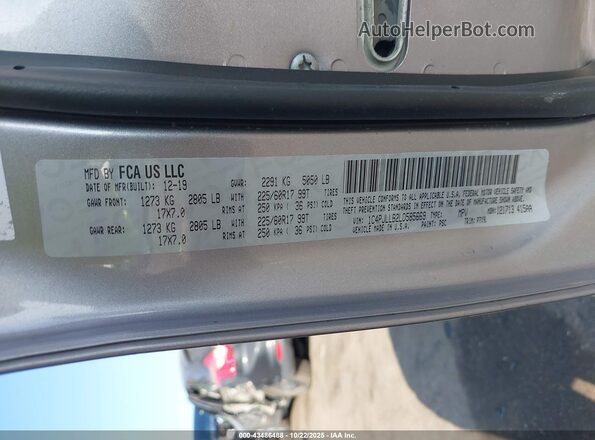 1C4PJLLB2LD585669 2020 JEEP CHEROKEE Silver ძრავის განყოფილების ხედი