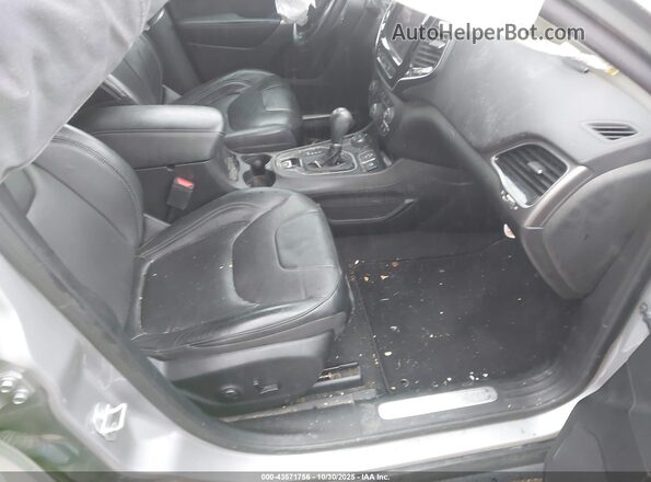 1C4PJMDX4MD153330 2021 JEEP CHEROKEE Silver Widok wnętrza z przodu