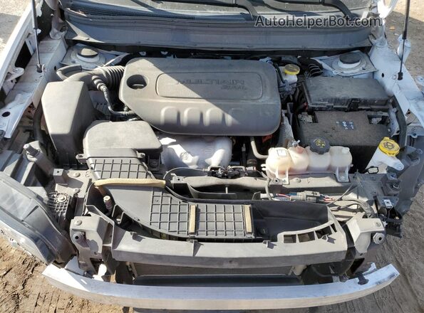 1C4PJMLB9LD590972 2020 JEEP CHEROKEE White ძრავის განყოფილების ხედი