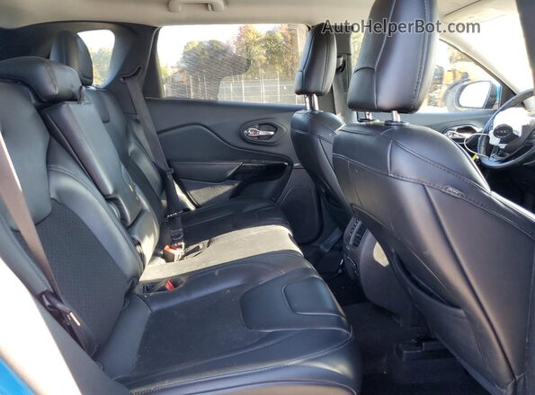 1C4PJMLX8LD523873 2020 JEEP CHEROKEE Blue Vista interior trasera