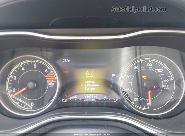1C4PJMMB4PD115038 2023 JEEP CHEROKEE Black Հետևի նստատեղերի տեսք