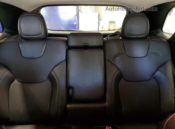 1C4PJMMB9PD112278 2023 JEEP CHEROKEE White Vista de los asientos traseros