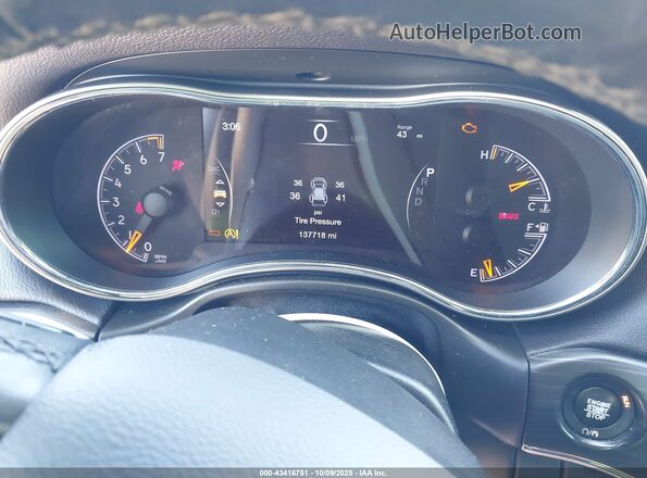 1C4RJEBGXLC295154 2020 JEEP GRAND CHEROKEE Red Widok tylnych siedzeń
