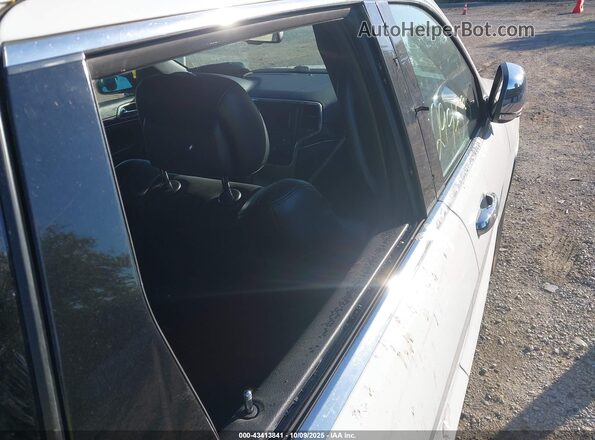 1C4RJFBG1GC375695 2016 JEEP GRAND CHEROKEE White Widok z przodu