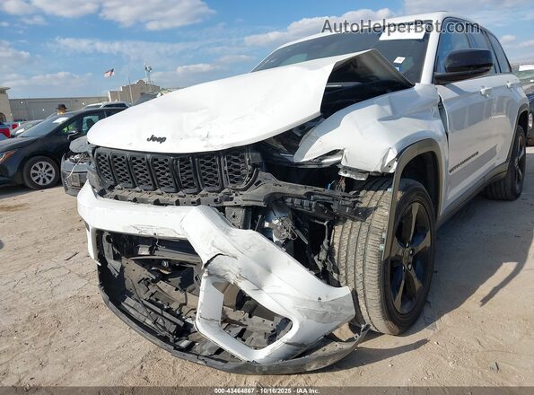 1C4RJHAG5PC570096 2023 JEEP GRAND CHEROKEE Белый Вид спереди