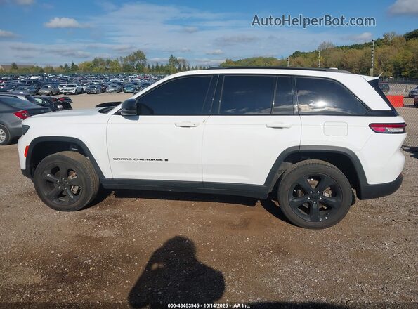 1C4RJHAG9N8615573 2022 JEEP GRAND CHEROKEE White Սալոնի 360 աստիճան տեսք
