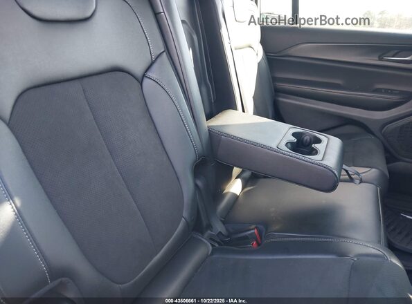 1C4RJKAG2R8583374 2024 JEEP GRAND CHEROKEE L White VIN კოდის სტიკერის ხედი