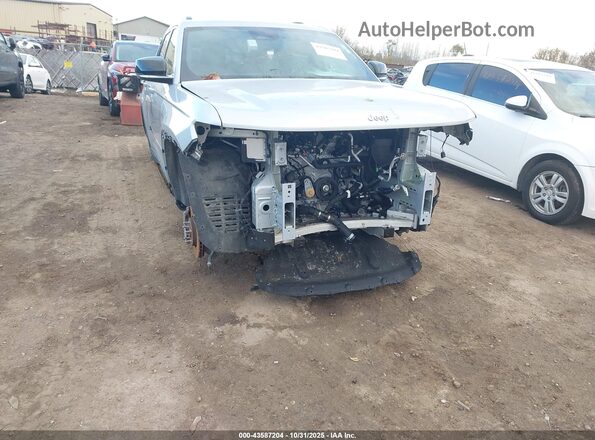 1C4RJKBG7R8542592 2024 JEEP GRAND CHEROKEE L Silver Widok z przodu
