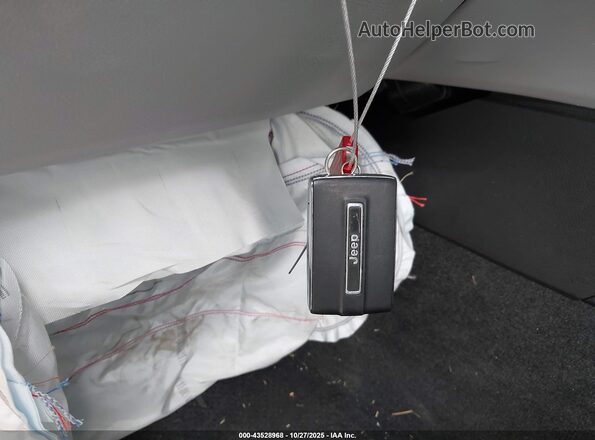 1C4RJKDG4M8209966 2021 JEEP GRAND CHEROKEE L White Առջևի վահանակի տեսք