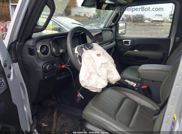 1C4RJXU62RW189062 2024 JEEP WRANGLER Серебряный Вид салона спереди