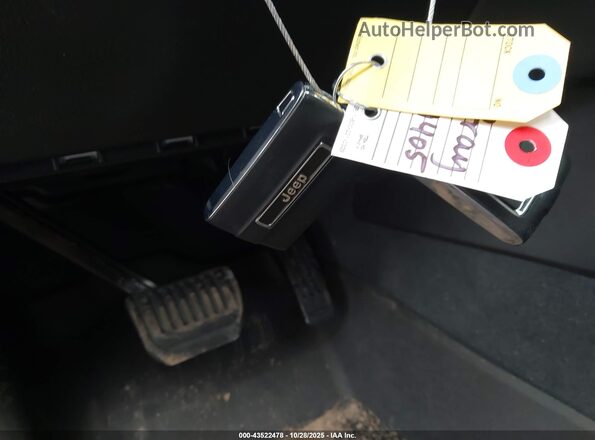 1C4RJYB65PC588992 2023 JEEP GRAND CHEROKEE 4XE Gray Widok deski rozdzielczej