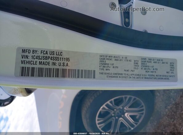 1C4SJSBP4SS511195 2025 JEEP WAGONEER L White Vista del compartimento del motor