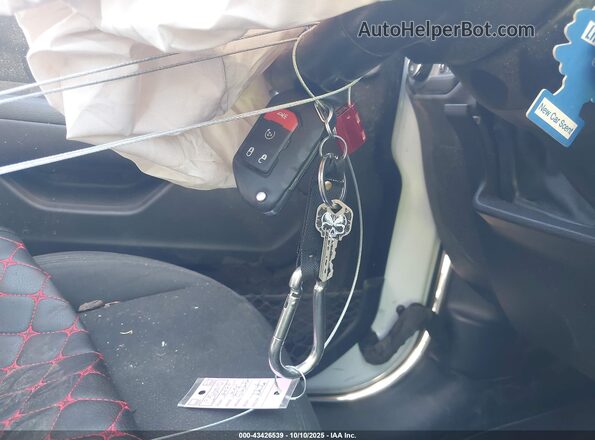 1C6HJTAG6LL125530 2020 JEEP GLADIATOR White Widok deski rozdzielczej