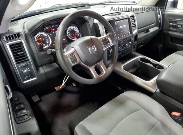 1C6RR6LG4PS564930 2023 RAM 1500 Silver Вид панелі приладів