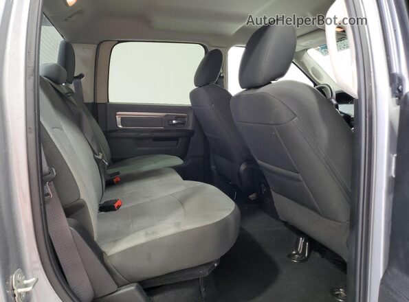 1C6RR6LG4PS564930 2023 RAM 1500 Silver Вид задньої частини салону