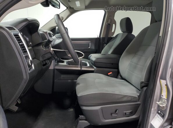 1C6RR6LG4PS564930 2023 RAM 1500 Silver Вид салону спереду