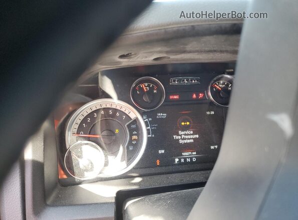 1C6RR6TT3LS136354 2020 RAM 1500 Silver ხელსაწყოთა პანელის ხედი