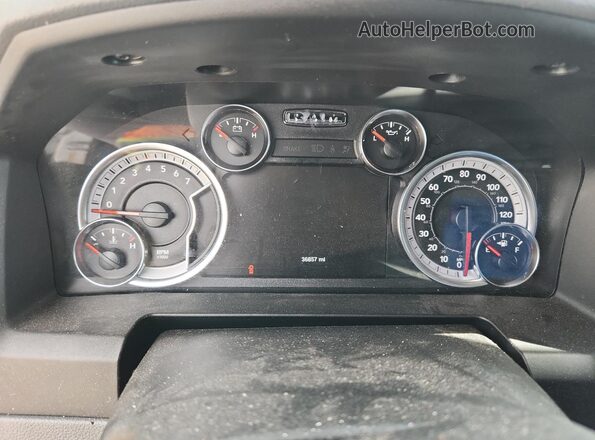 1C6RR7GG2LS154847 2020 RAM 1500 White ხელსაწყოთა პანელის ხედი