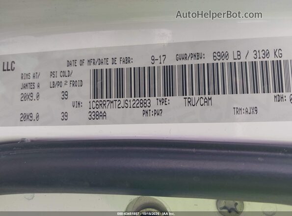 1C6RR7MT2JS122883 2018 RAM 1500 White 