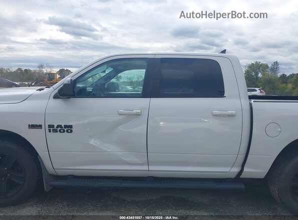 1C6RR7MT2JS122883 2018 RAM 1500 White 