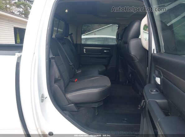 1C6RR7MT2JS122883 2018 RAM 1500 White 