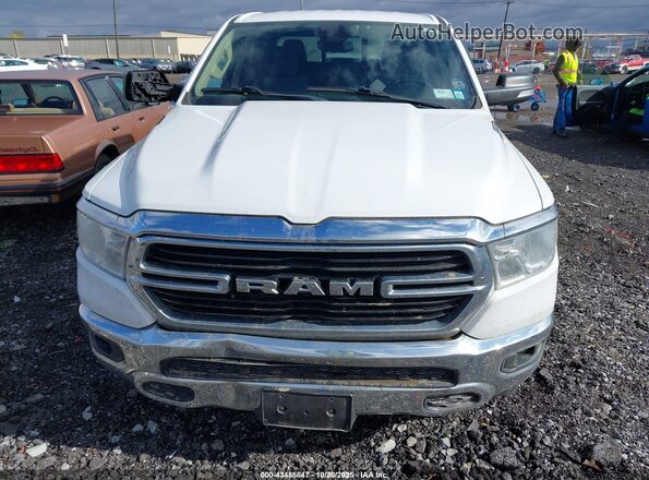 1C6RRFFG7LN335632 2020 RAM 1500 White ხელსაწყოთა პანელის ხედი