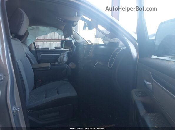 1C6SRFBT2LN246779 2020 RAM 1500 Silver წინა სალონის ხედი