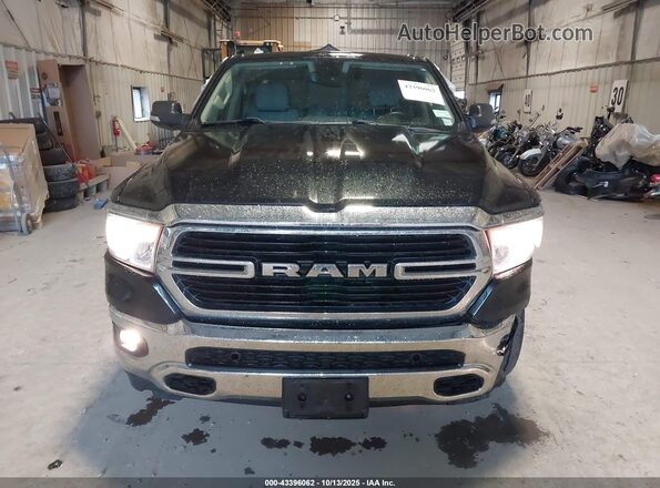 1C6SRFBT5LN145803 2020 RAM 1500 Black Instrument cluster view