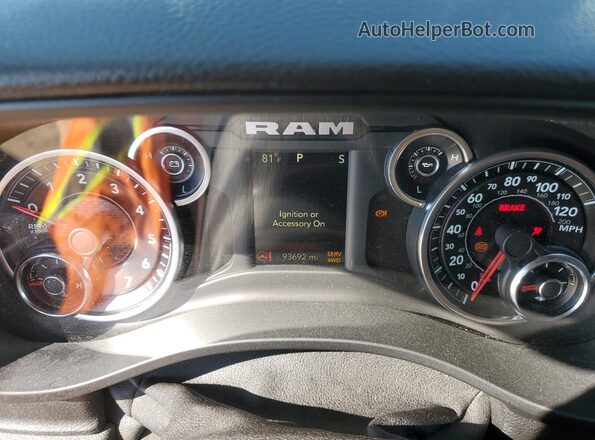 1C6SRFBT5LN168501 2020 RAM 1500 Gray ხელსაწყოთა პანელის ხედი