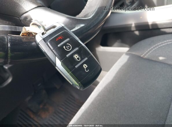 1C6SRFBT9NN161733 2022 RAM 1500 Blue Dashboard view