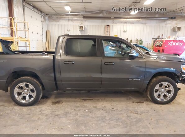 1C6SRFFT0NN417879 2022 RAM 1500 Серый Вид задней части салона