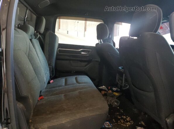 1C6SRFFT3NN139723 2022 RAM 1500 Black Widok tylnych siedzeń