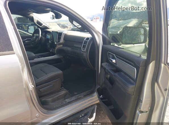 1C6SRFFTXNN130131 2022 RAM 1500 Серый Вид салона спереди