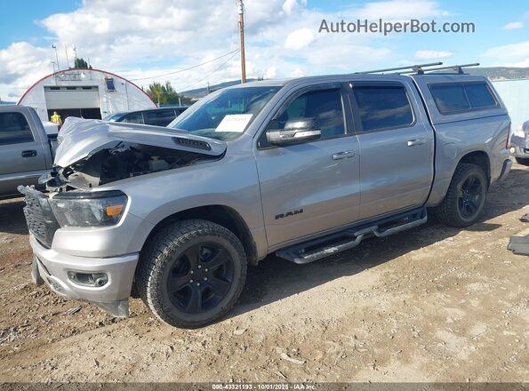1C6SRFFTXNN130131 2022 RAM 1500 Серый Передняя левая четверть