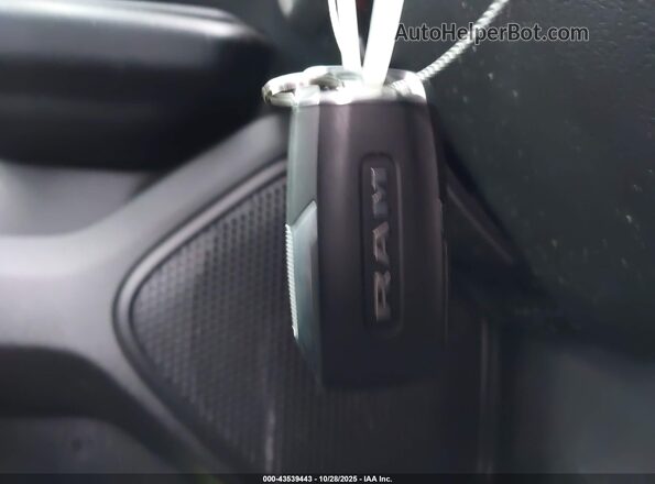 1C6SRFGP1SN753070 2025 RAM 1500 Red 